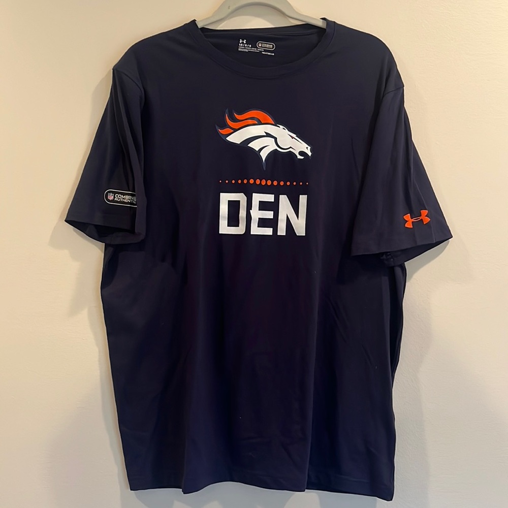 Under Armour, Mens Large, Denver Broncos t-shirt, navy